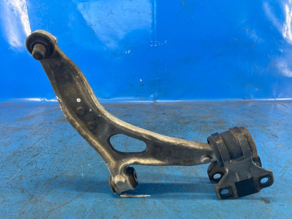 BV613A423 | Важіль передньої підвіски нижній прав. FORD FOCUS 10-18 - Фото 2