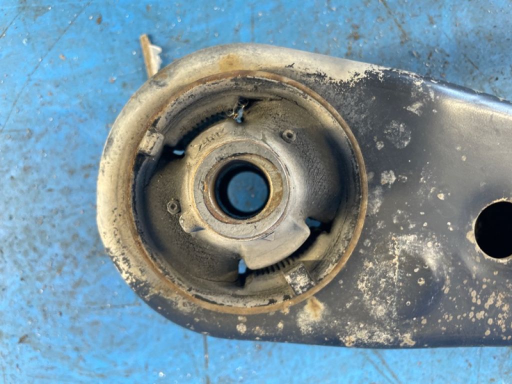 48068-47050 | Важіль передньої підвіски нижній прав. TOYOTA PRIUS - 30 09-17 - Фото 3