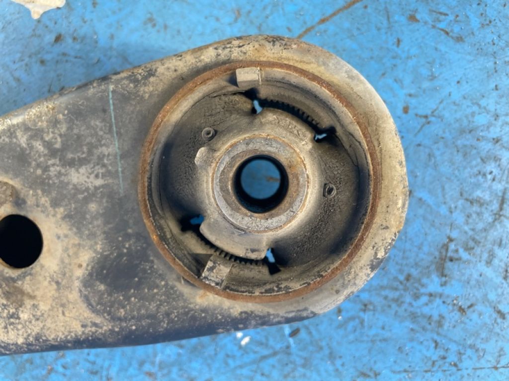 48069-47050 | Важіль передньої підвіски нижній лів. TOYOTA PRIUS - 30 09-17 - Фото 3