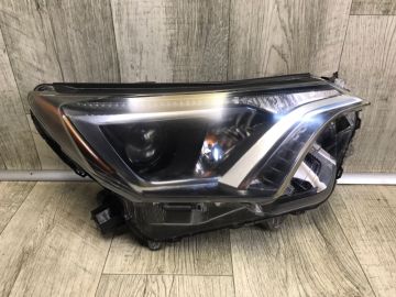 Фара прав. TOYOTA RAV4 13-19