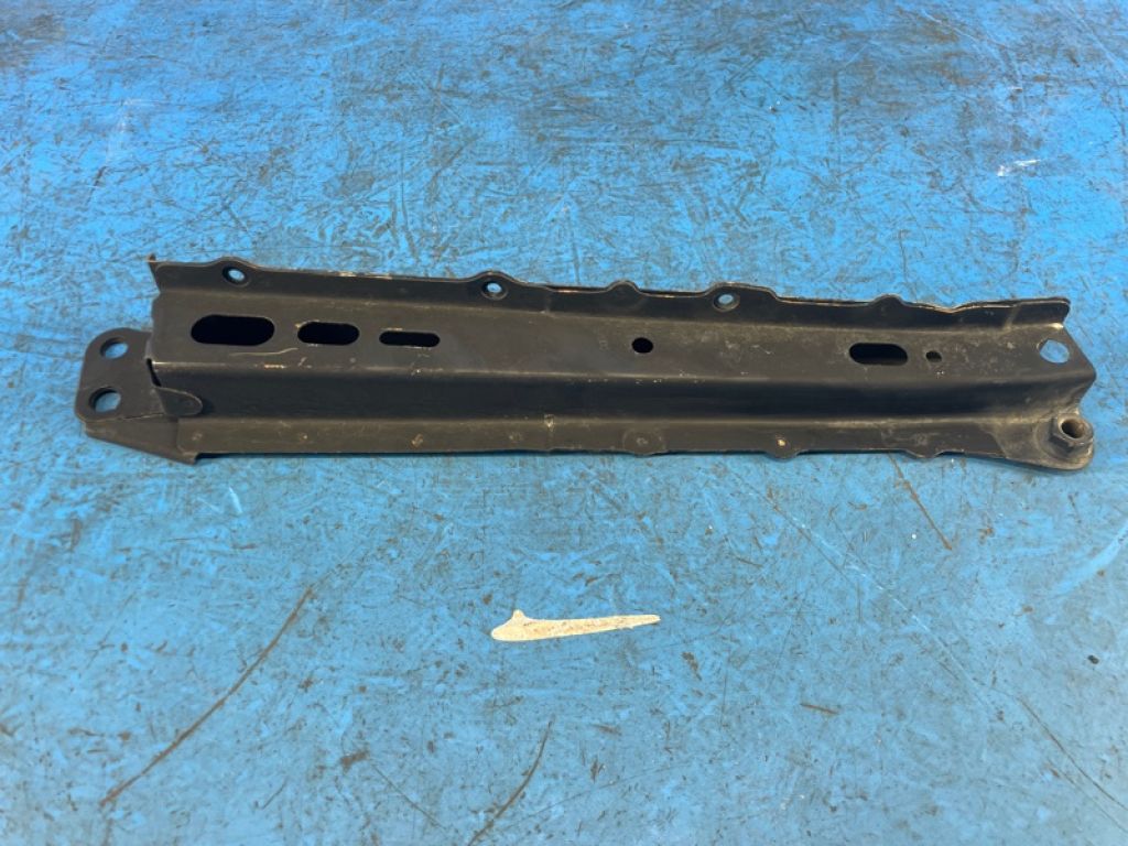 51107-12010 | Кронштейн кріплення передньої панелі прав. LEXUS CT200 11-17 - Фото 3