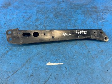 Кронштейн кріплення передньої панелі лів. LEXUS CT200 11-17