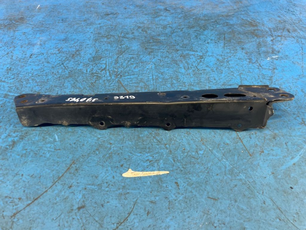 51108-12010 | Кронштейн кріплення передньої панелі лів. LEXUS CT200 11-17 - Фото 2