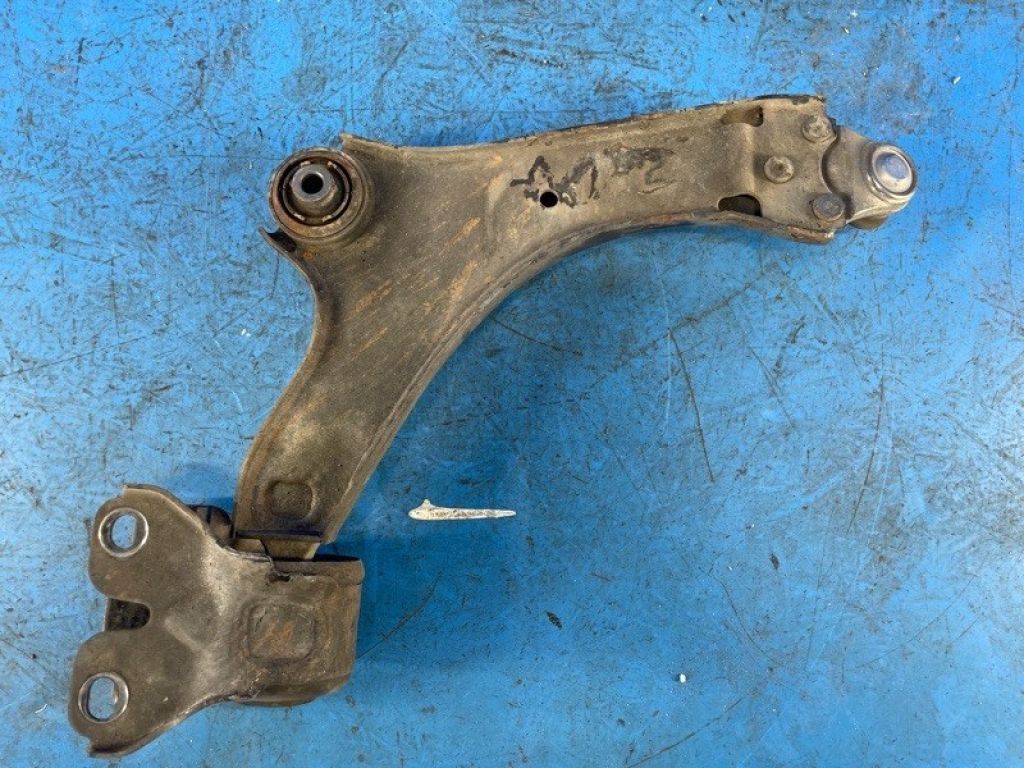 31277345 | Важіль передньої підвіски нижній лів. VOLVO XC70 07-16 - Фото 2