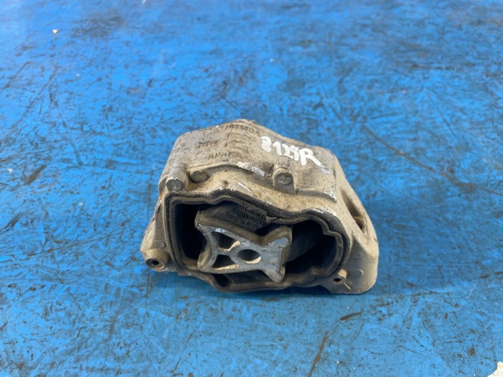 31330138 | Подушка двигуна прав. VOLVO XC70 07-16