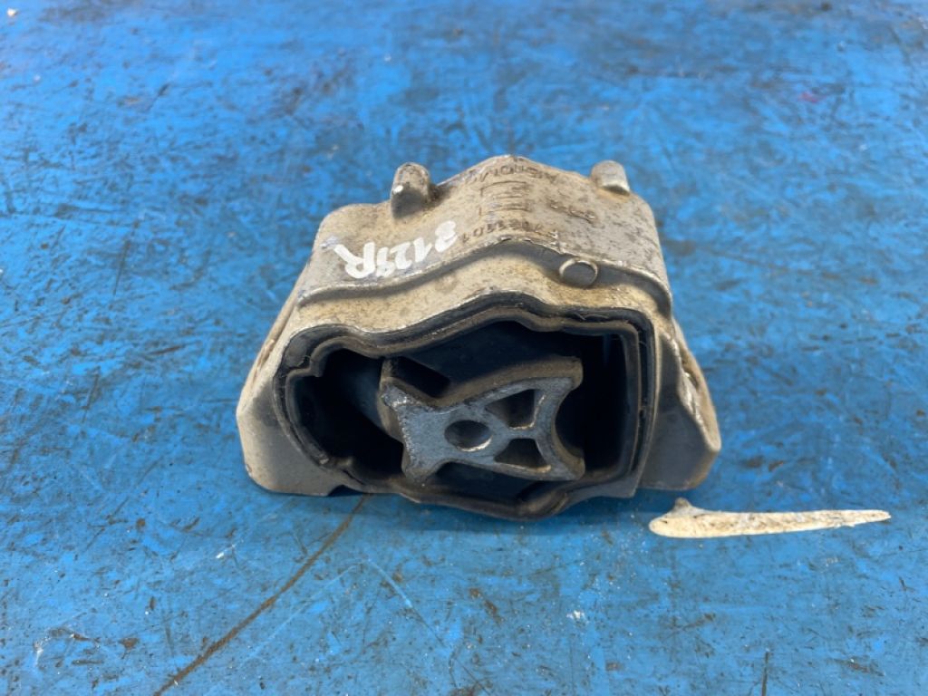 31330138 | Подушка двигуна прав. VOLVO XC70 07-16 - Фото 2