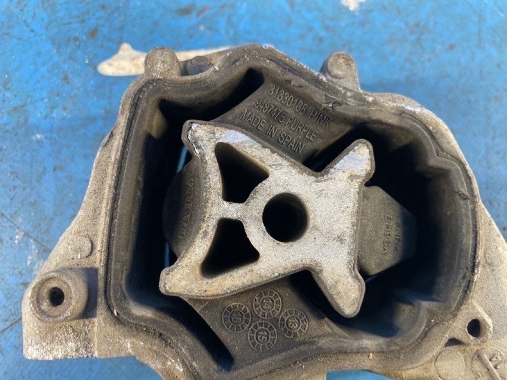 31330138 | Подушка двигуна прав. VOLVO XC70 07-16 - Фото 4