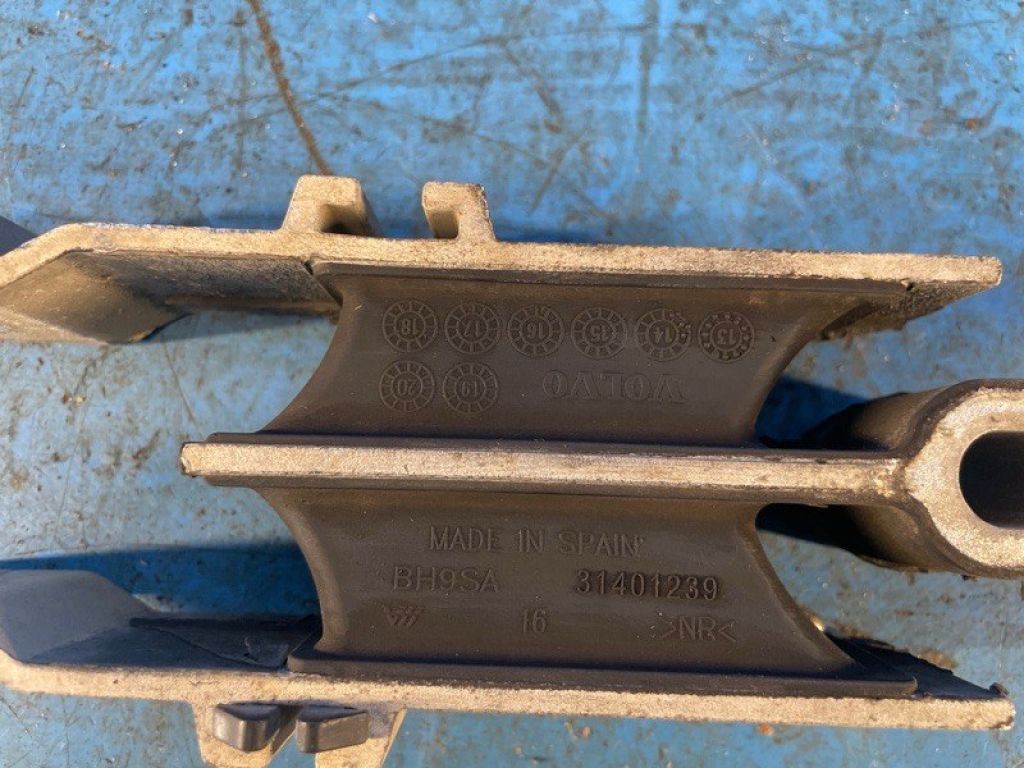 31401239 | Подушка двигуна нижня VOLVO XC70 07-16 - Фото 3