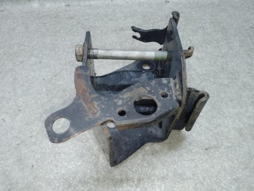 554301KA0B | Кріплення балки підвіски задн. лів. NISSAN JUKE 10-19 - Фото 2