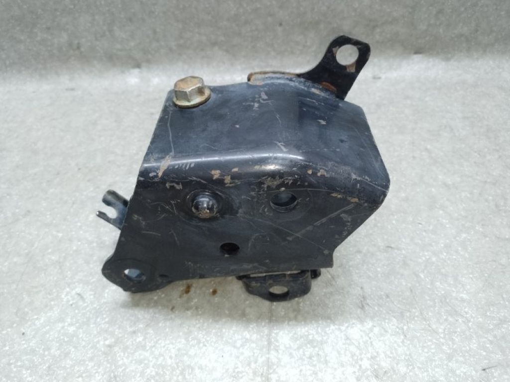 554301KA0B | Кріплення балки підвіски задн. лів. NISSAN JUKE 10-19 - Фото 3