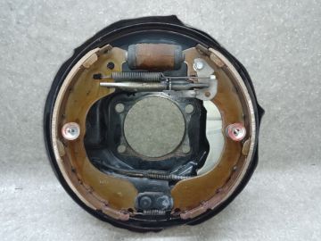 Гальмівний механізм задн. лів. NISSAN JUKE 10-19