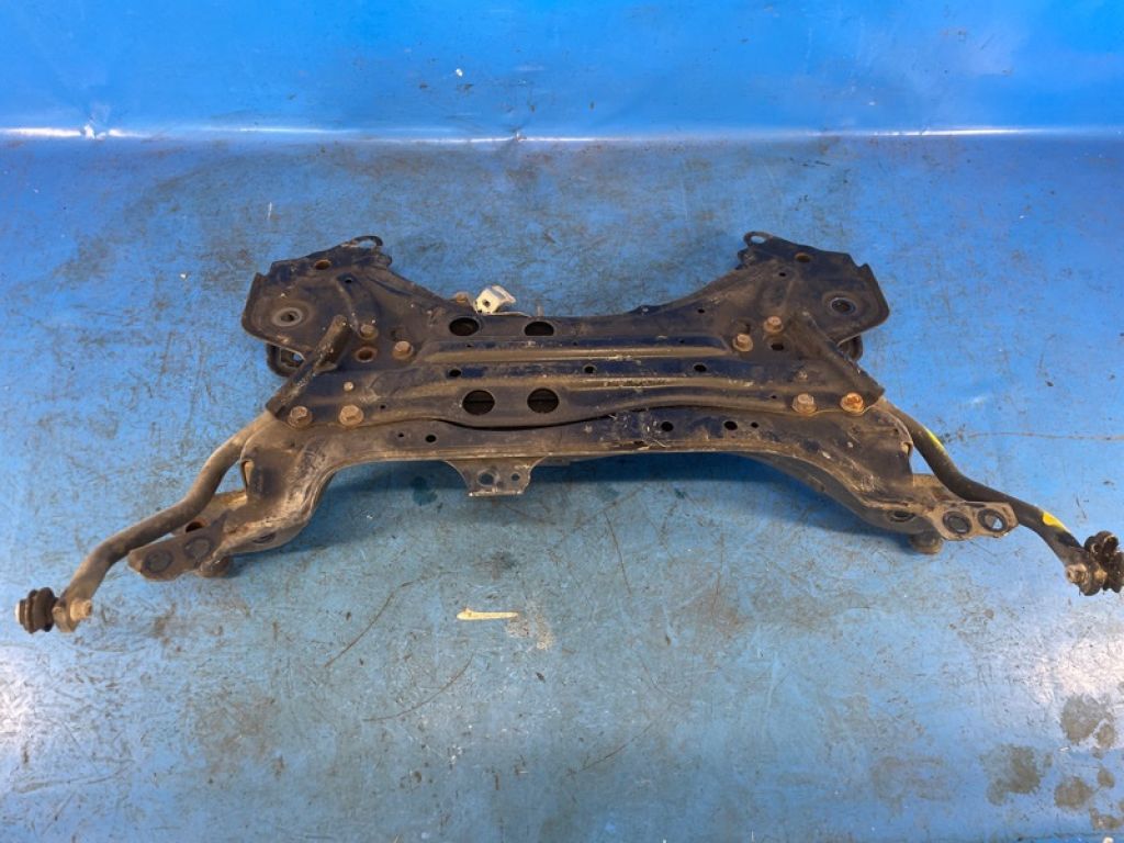 51201-12441 | Балка передньої підвіски LEXUS CT200 11-17 - Фото 2