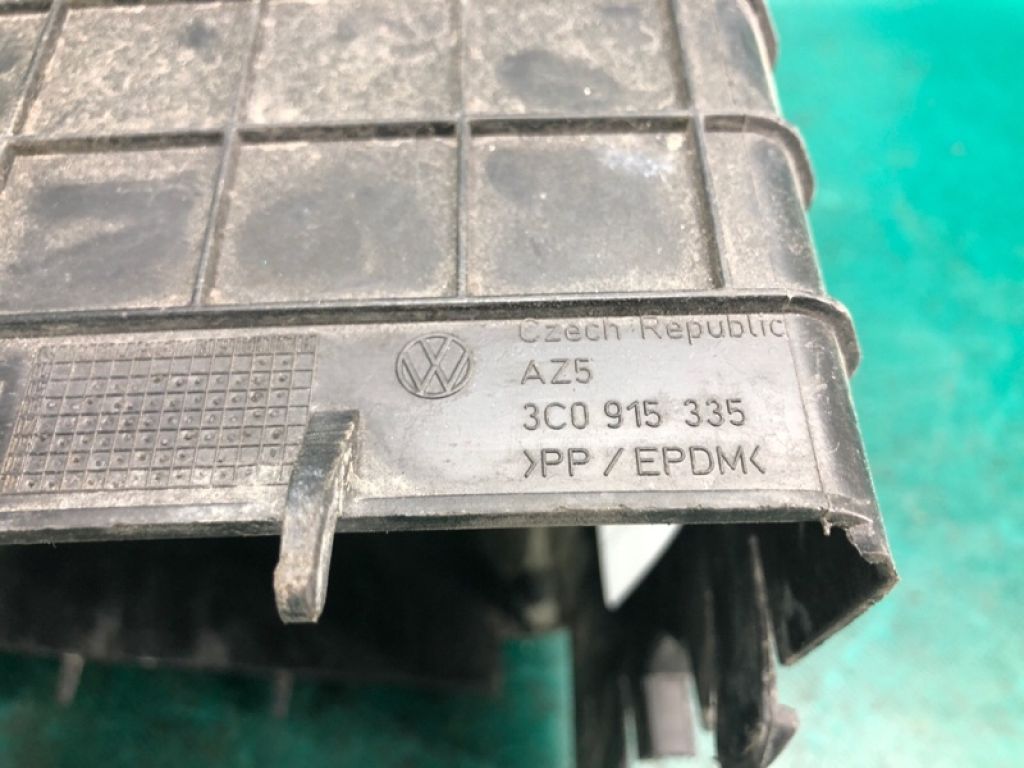 3C0 915 335 | Крышка аккумулятора VOLKSWAGEN TIGUAN 08-17 - Фото 5