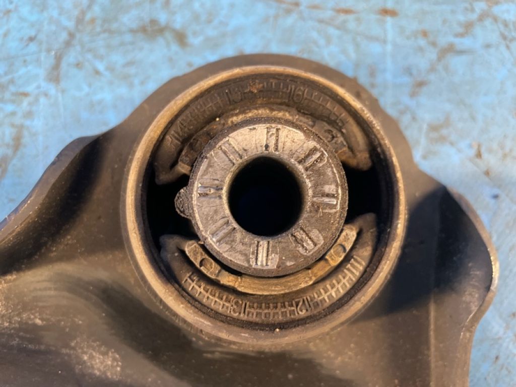 FG9Z-3079-E | Важіль передньої підвіски нижній лів. FORD FUSION 14- - Фото 4