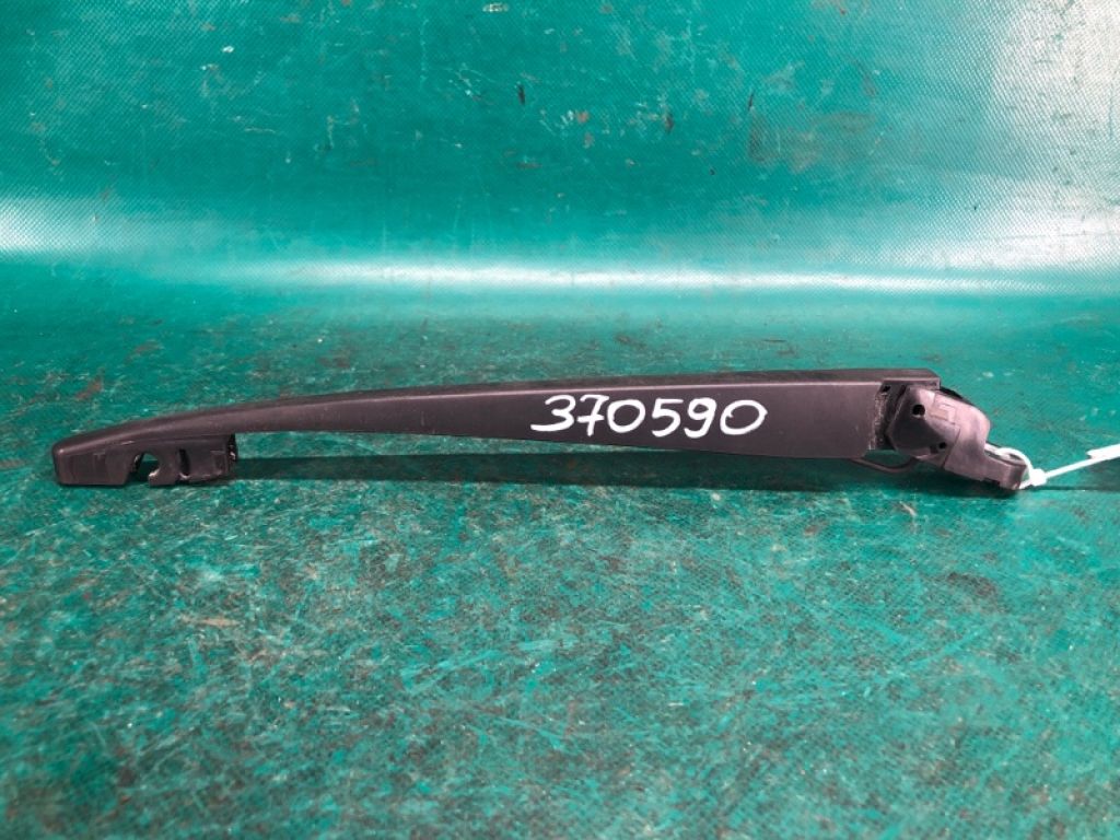 8253A029 | Поводок стеклоочистителя задний MITSUBISHI OUTLANDER XL 05-13