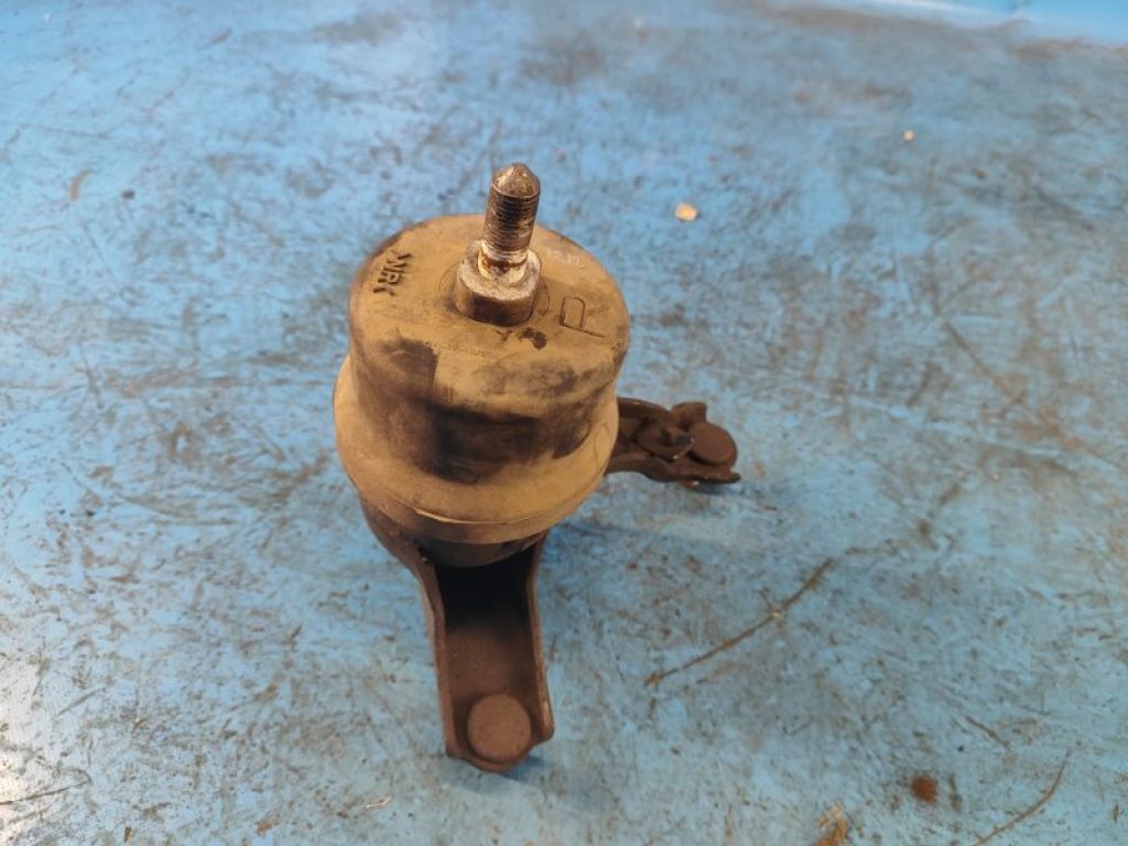 12362-31040 | Подушка двигуна прав. TOYOTA CAMRY 40 06-11
