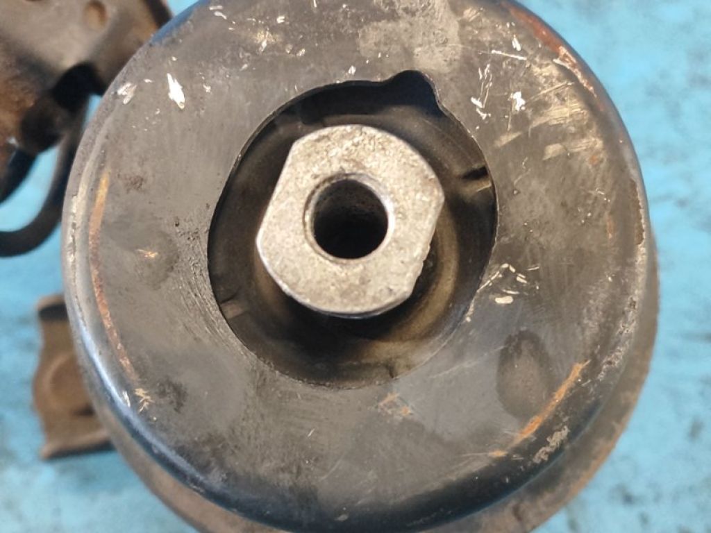 12360-0P030 | Подушка двигуна передн. TOYOTA CAMRY 40 06-11 - Фото 3