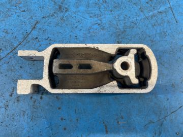 Подушка двигуна нижня FORD FUSION 14-