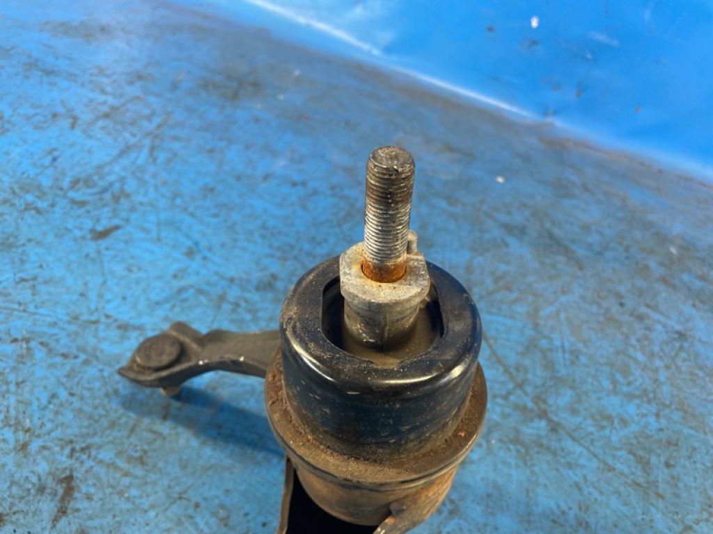 12372-0P010 | Подушка двигуна нижня лів. TOYOTA SIENNA 11-16 - Фото 5