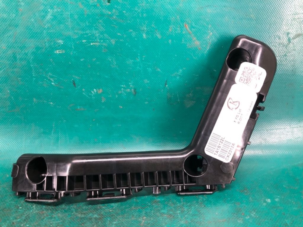 52116-02330 | Кронштейн/крепление переднего бампера лів. TOYOTA COROLLA E170 13-19