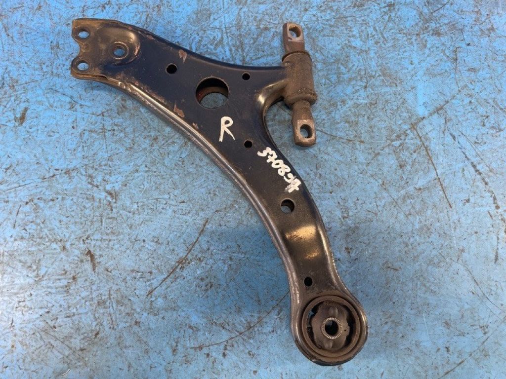 48068-06150 | Рычаг передней подвески нижний прав. TOYOTA CAMRY 40 06-11