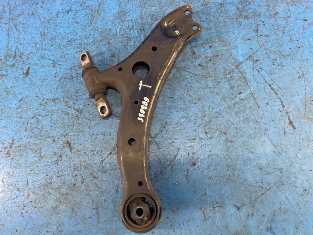 48069-06150 | Рычаг передней подвески нижний лев. TOYOTA CAMRY 40 06-11