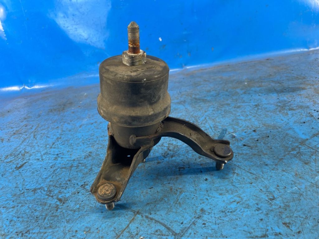 12362-0P051 | Подушка двигуна нижня прав. TOYOTA SIENNA 11-16