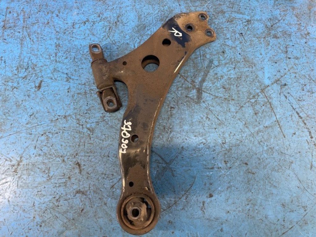 48068-06150 | Рычаг передней подвески нижний прав. TOYOTA CAMRY 40 06-11