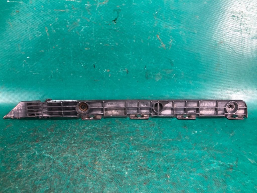 52157-06010 | Кронштейн/крепление заднего бампера прав. TOYOTA CAMRY 40 06-11