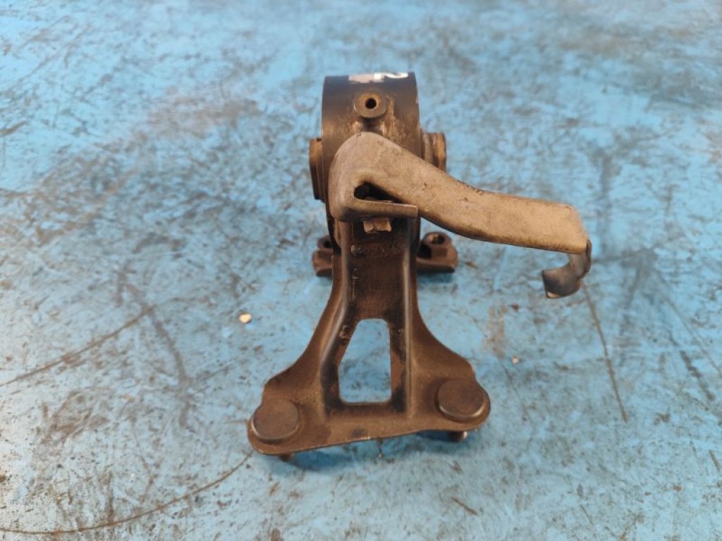 12371-28210 | Подушка двигуна нижня задн. TOYOTA RAV4 05-12 - Фото 3