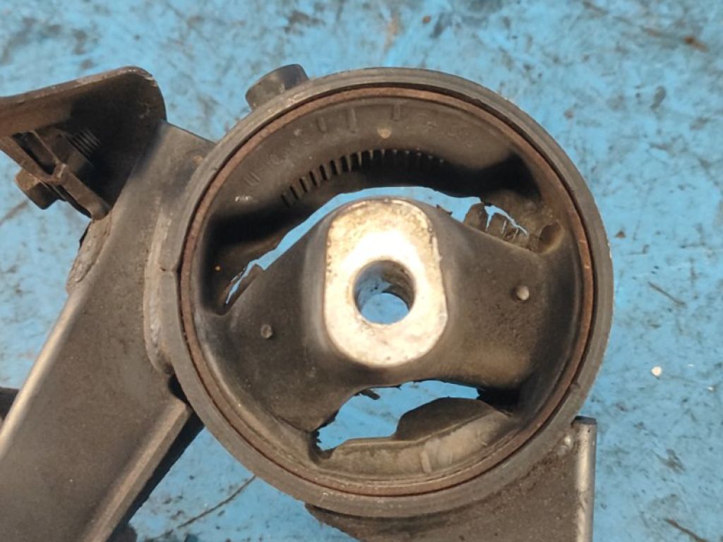 12371-28210 | Подушка двигуна нижня задн. TOYOTA RAV4 05-12 - Фото 5