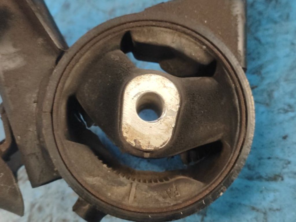 12371-28210 | Подушка двигуна нижня задн. TOYOTA RAV4 05-12 - Фото 6