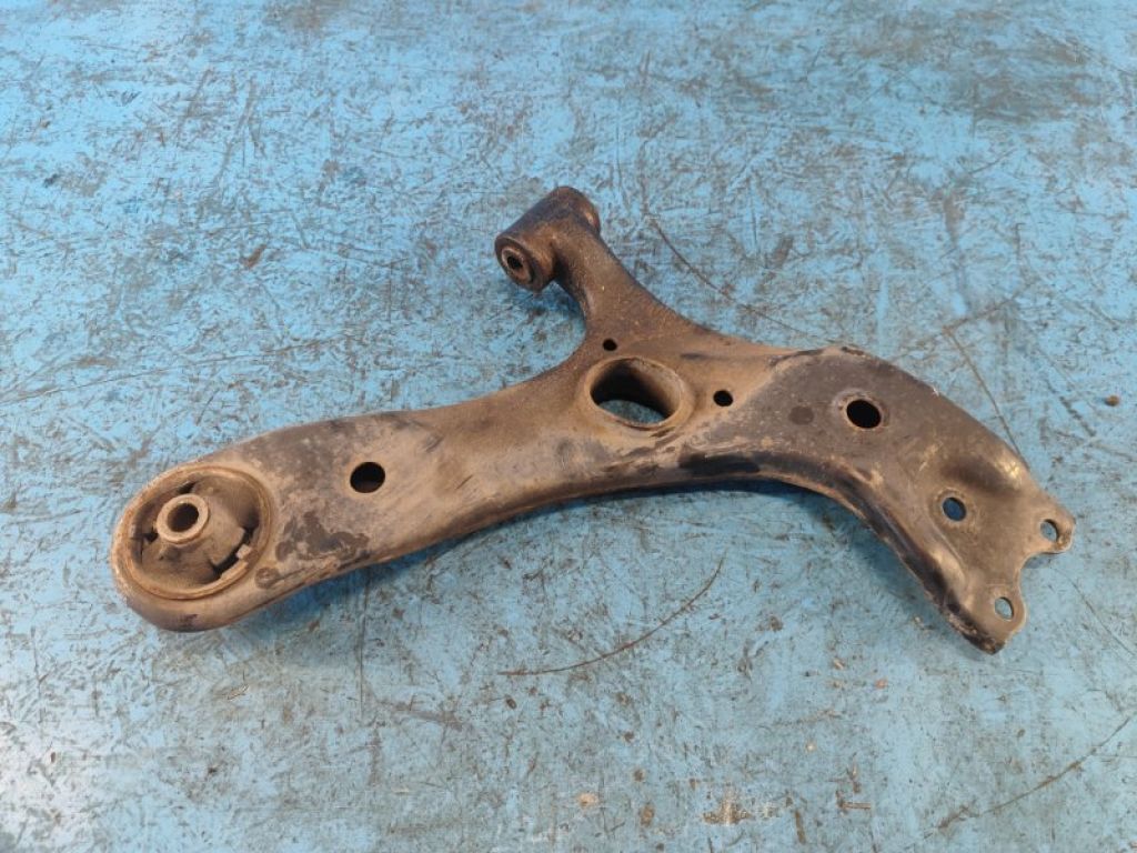 48068-12300 | Важіль передньої підвіски нижній прав. LEXUS HS250H (ANF10) 09-12 - Фото 2