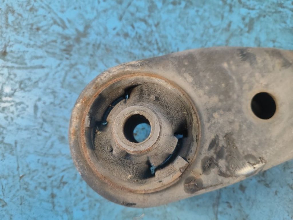 48068-12300 | Важіль передньої підвіски нижній прав. LEXUS HS250H (ANF10) 09-12 - Фото 3