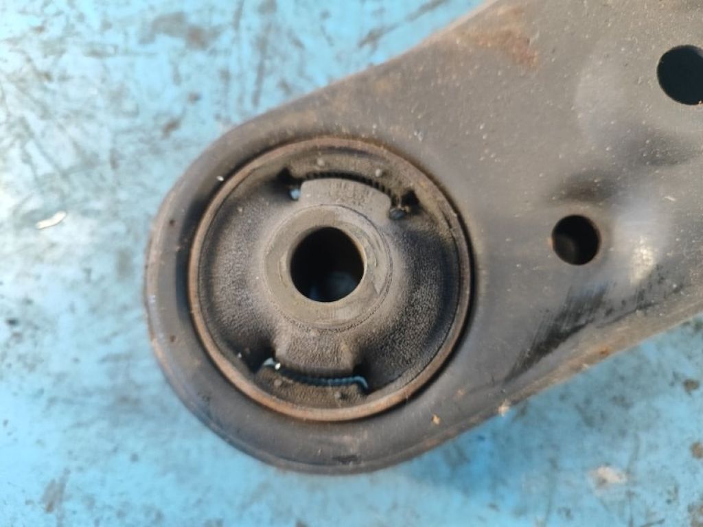 48068-12300 | Важіль передньої підвіски нижній прав. LEXUS HS250H (ANF10) 09-12 - Фото 4