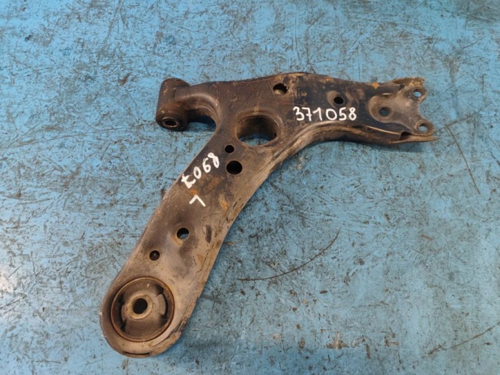 48069-12300 | Важіль передньої підвіски нижній лів. LEXUS HS250H (ANF10) 09-12