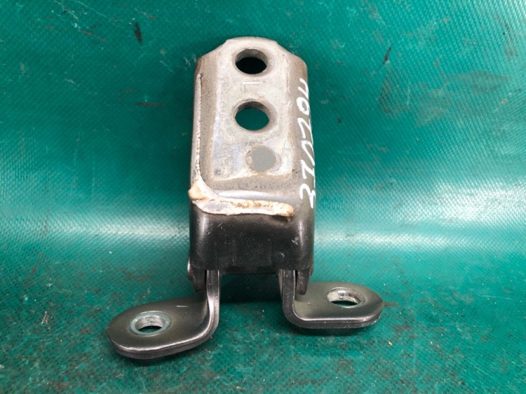 68720-02020 | Петля двери верхняя передн. лев. TOYOTA CAMRY 40 06-11