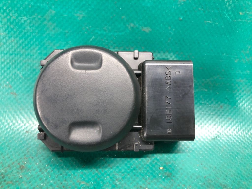84920-60090-C0 | Кнопка регулювання сидіння передн. лів. LEXUS NX 14-21