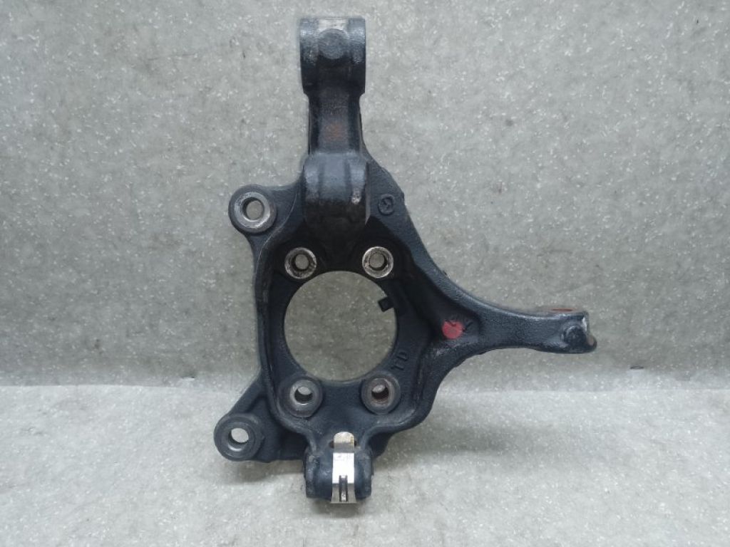 KD35-33-021 | Кулак поворотний прав. MAZDA CX-5 (KE) 11-17