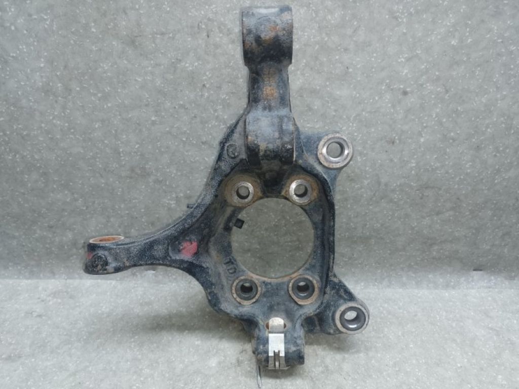 KD35-33-031 | Кулак поворотний лів. MAZDA CX-5 (KE) 11-17