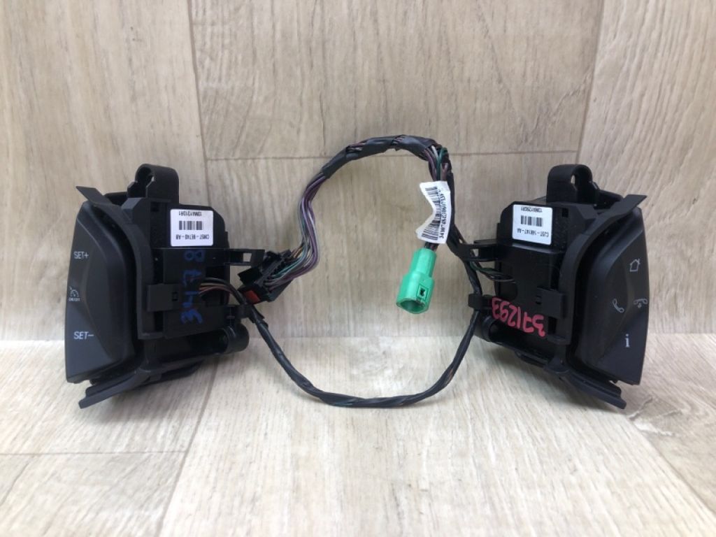 CP9Z-9C888-A | Кнопки руля FORD ESCAPE 12-19