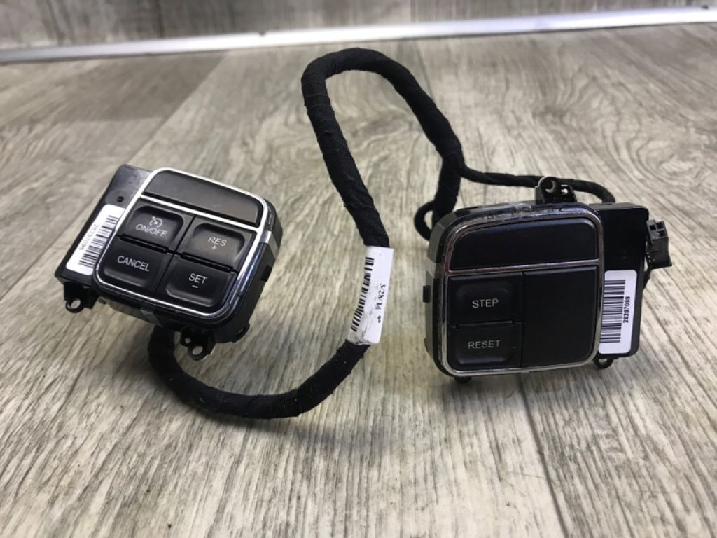 56046096AD | Кнопки на руль JEEP COMPASS 06-16