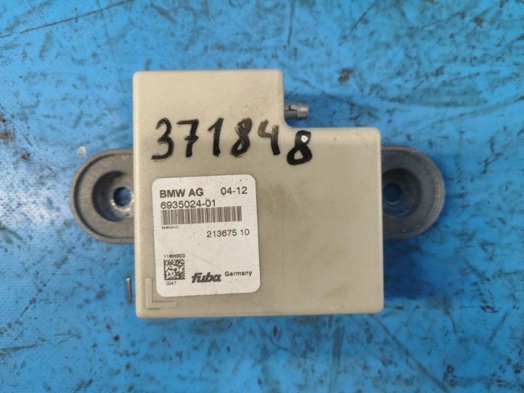 6935024-01 | Усилитель антенны BMW 6 SERIES (F13) 12-18