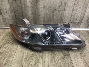 Фара права TOYOTA CAMRY 40 06-11