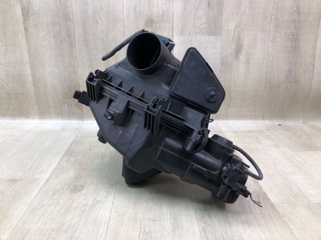 17700-31610 | Корпус повітряного фільтра TOYOTA CAMRY 40 06-11