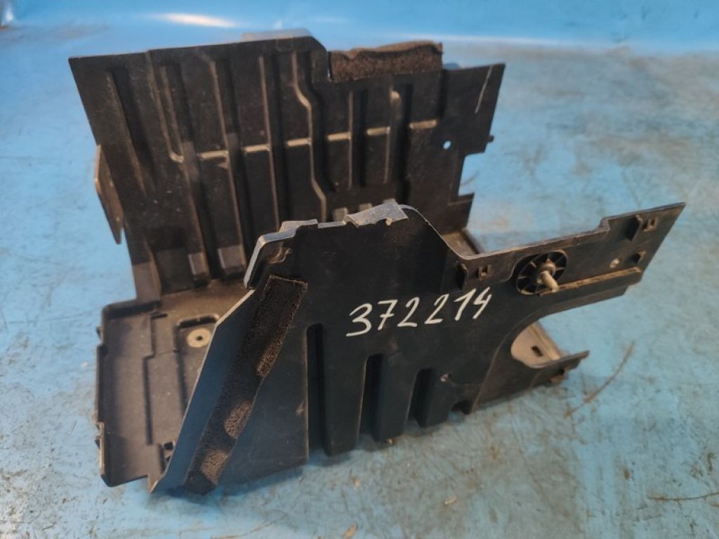 K8D2-10723-AC | Полиця акумулятора LAND ROVER EVOQUE 19-