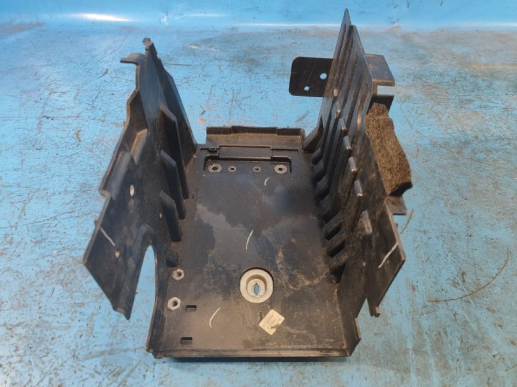 K8D2-10723-AC | Полиця акумулятора LAND ROVER EVOQUE 19- - Фото 2