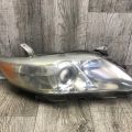 81110-06500 | Фара права TOYOTA CAMRY 40 06-11