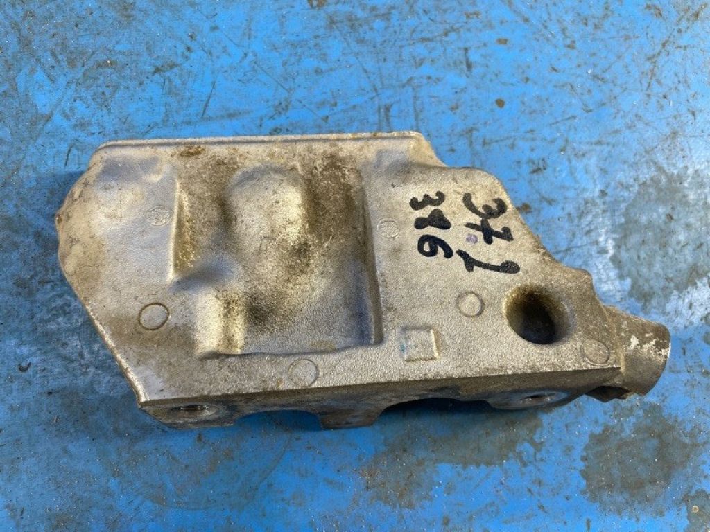 12316-0H050 | Кронштейн двигуна лів. TOYOTA CAMRY 40 06-11 - Фото 2