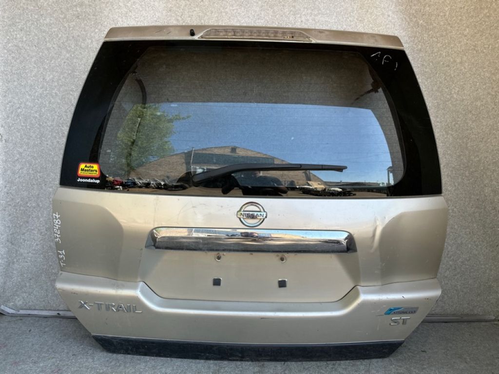 K010M-JG4EB | Кришка багажника NISSAN X-TRAIL T31 07-14